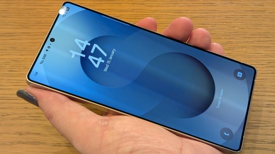 Samsung Galaxy S26 Release Date Leaks: Unpacked 2026, New Displays and Big AI Upgrade Explained!